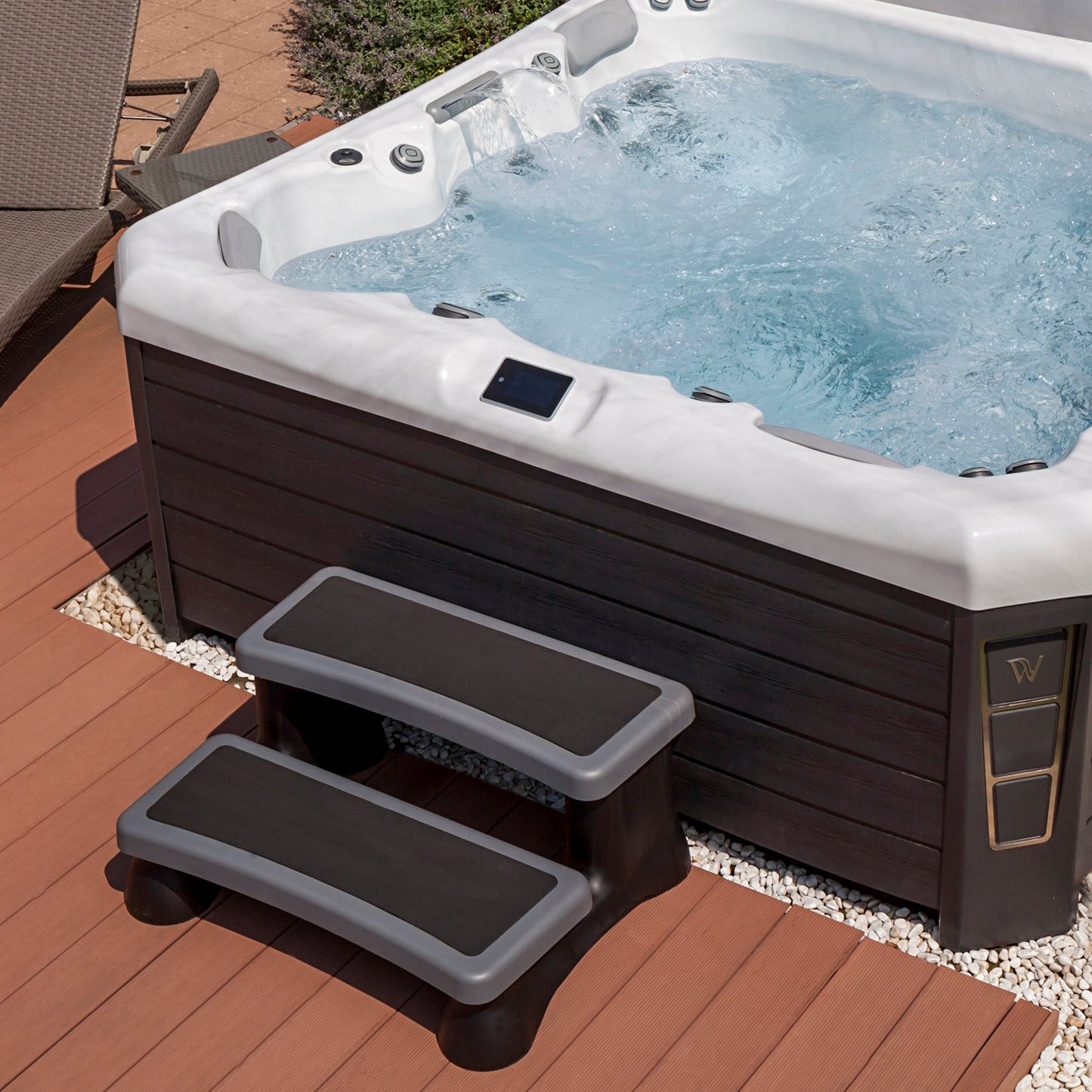 Wellis® Hot Tub / Spa Step - Seropian Spas & Wellness