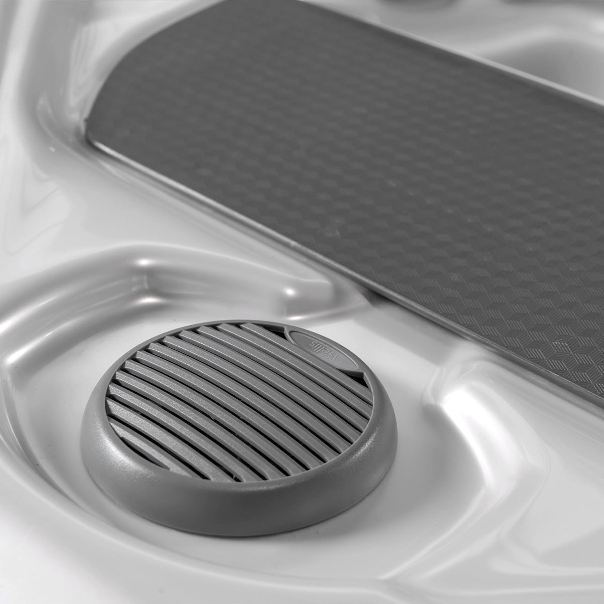 Wellis® Makalu Life Premium - Staffordshire Hot Tubs & Swimspas